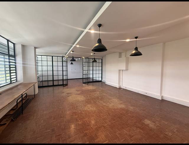 73M² OFFICE TO LET IN PARKTOWN NORTH